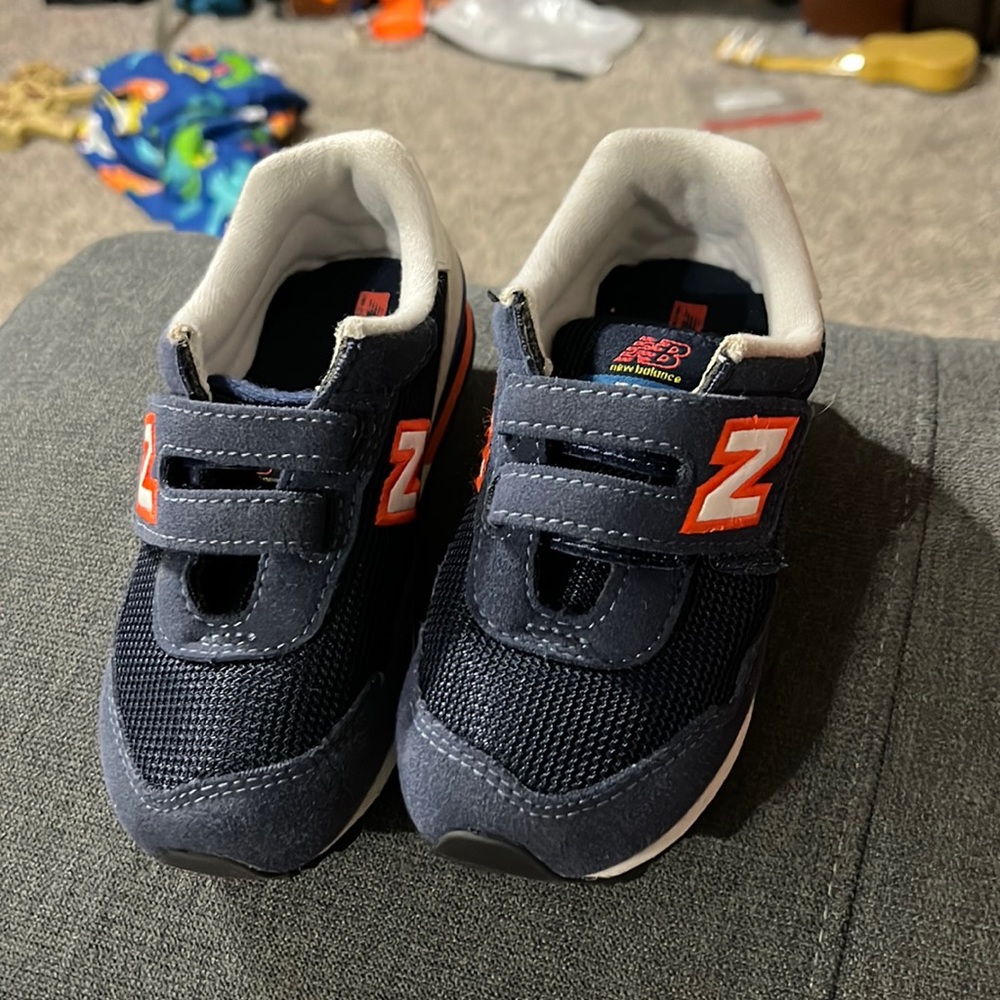 New Balance toddler tennis shoes worn once  size 9